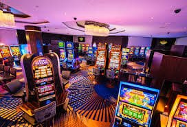 18toto login platform showing live blackjack table and sportsbook interface on mobile device
